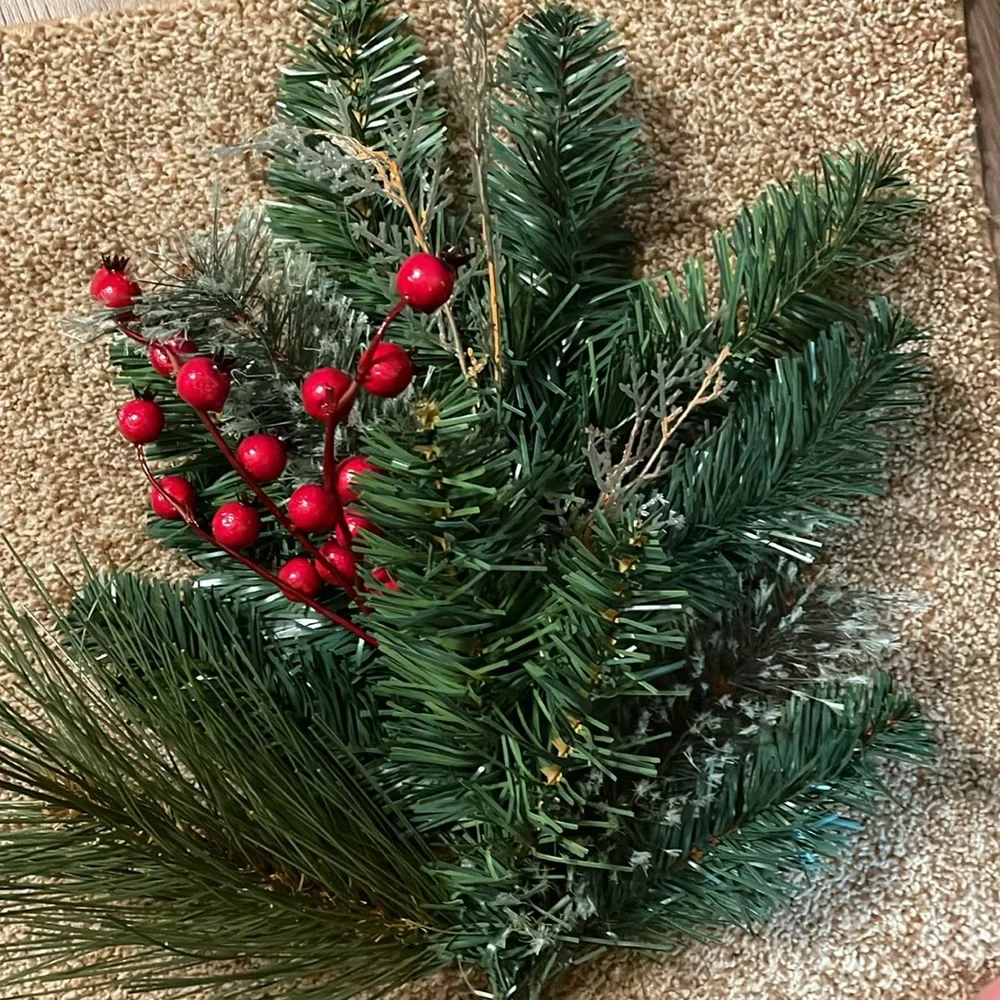 XL Chistmas Floral Green PINE SINGLE BRANCH SPRAY PICK WITH Berries